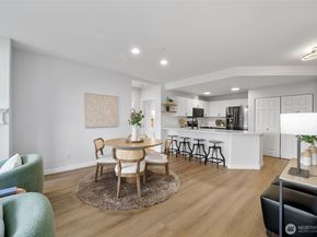 3221 SW Avalon Way 207, Seattle WA 98126