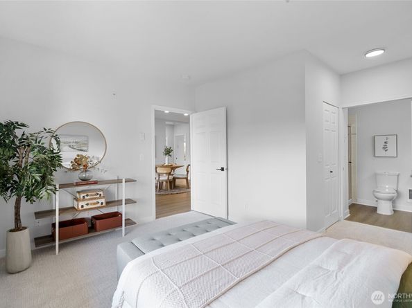 3221 SW Avalon Way 207, Seattle WA 98126