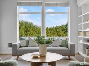 3221 SW Avalon Way 207, Seattle WA 98126