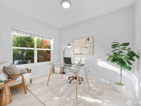 3221 SW Avalon Way 207, Seattle WA 98126