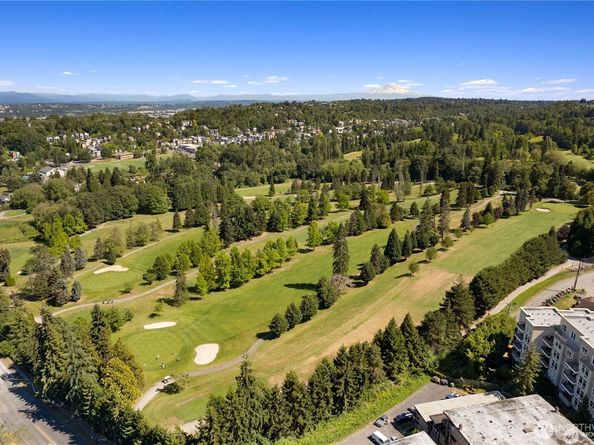 3221 SW Avalon Way 207, Seattle WA 98126