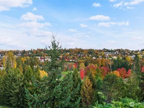 3221 SW Avalon Way 207, Seattle WA 98126