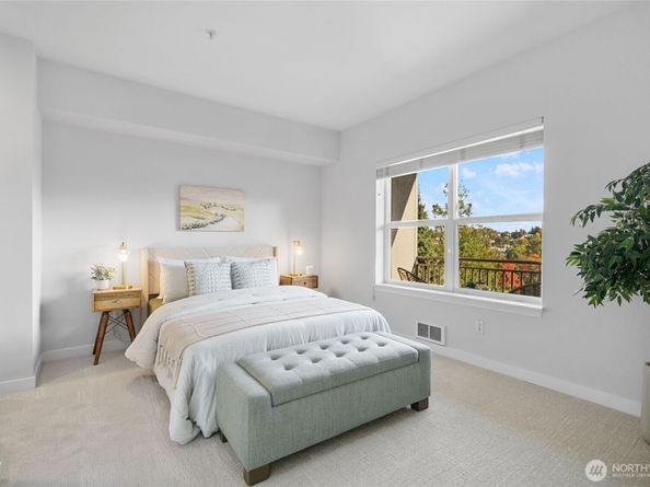 3221 SW Avalon Way 207, Seattle WA 98126