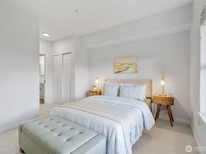 3221 SW Avalon Way 207, Seattle WA 98126