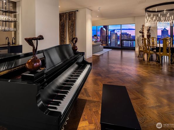 1301 Spring Street PH32, Seattle WA 98104