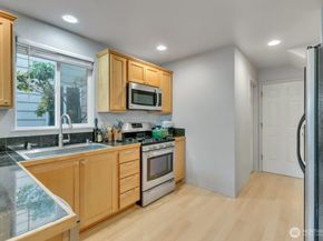 29929 49th Lane S 20, Auburn WA 98001