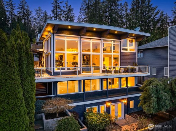 2452 W Lake Sammamish Parkway NE, Redmond WA 98052