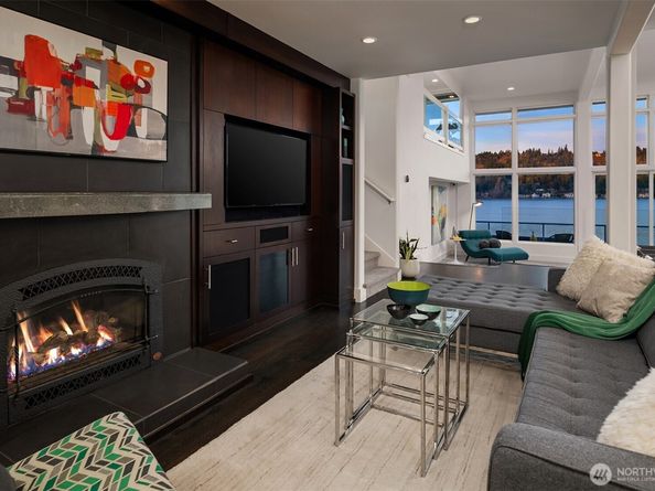 2452 W Lake Sammamish Parkway NE, Redmond WA 98052