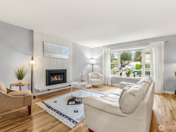 11907 NE 133rd Place, Kirkland WA 98034