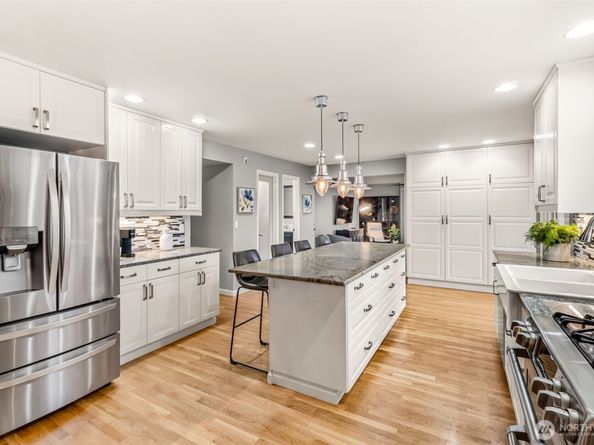 11907 NE 133rd Place, Kirkland WA 98034
