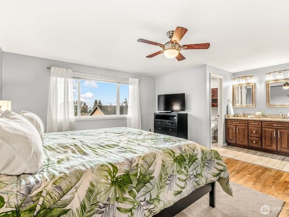 11907 NE 133rd Place, Kirkland WA 98034