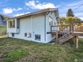 1709 SW Cloverdale Street, Seattle WA 98106