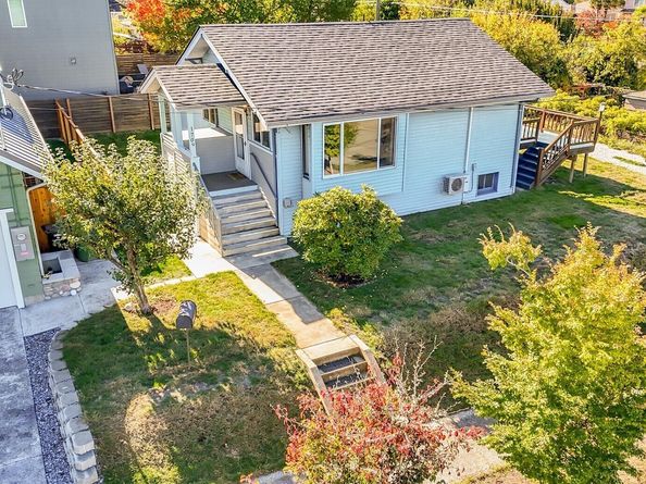 1709 SW Cloverdale Street, Seattle WA 98106