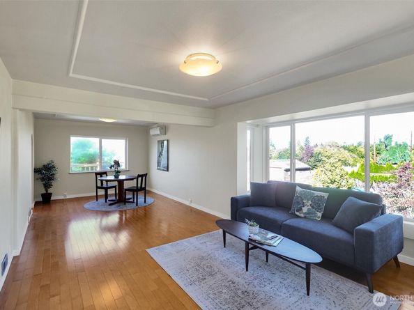 1709 SW Cloverdale Street, Seattle WA 98106