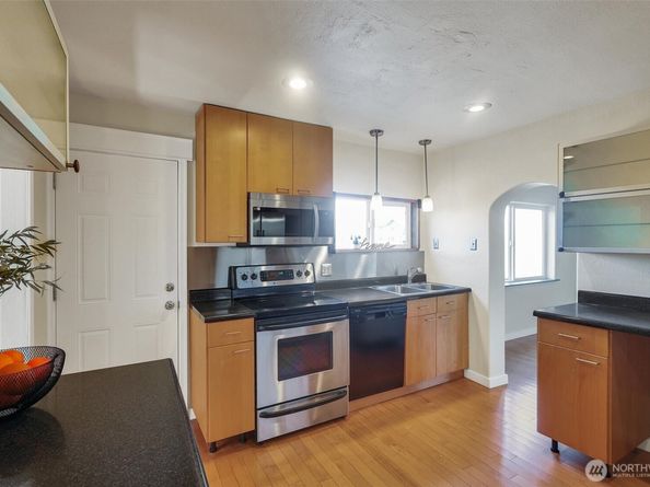 1709 SW Cloverdale Street, Seattle WA 98106