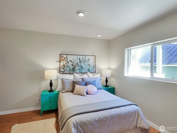 1709 SW Cloverdale Street, Seattle WA 98106