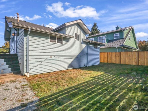 1709 SW Cloverdale Street, Seattle WA 98106