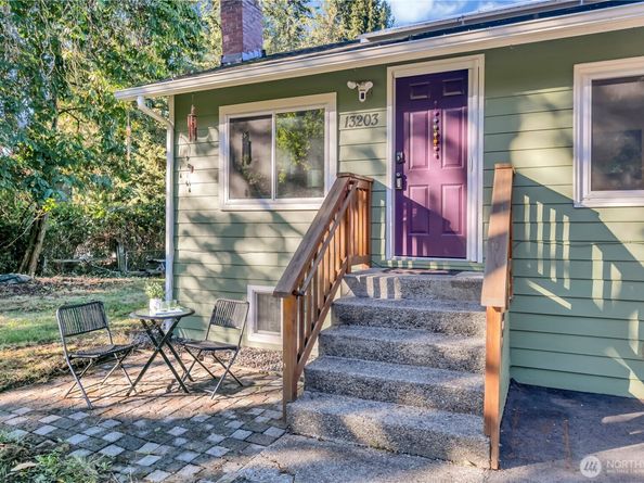 13203 10th Avenue S, Burien WA 98168