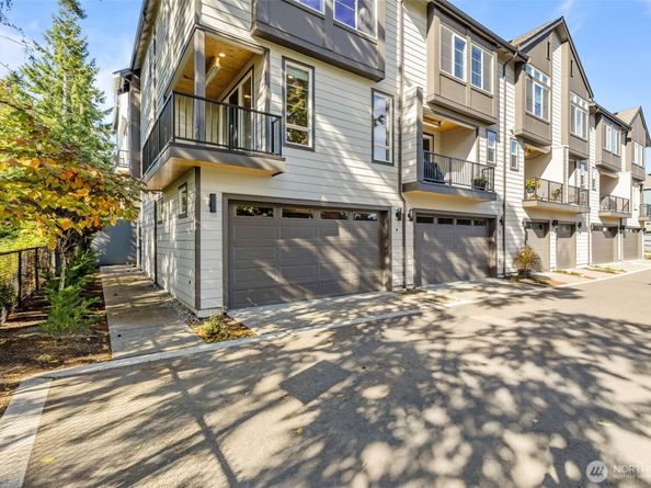 18791 67th Drive NE 6, Kenmore WA 98028