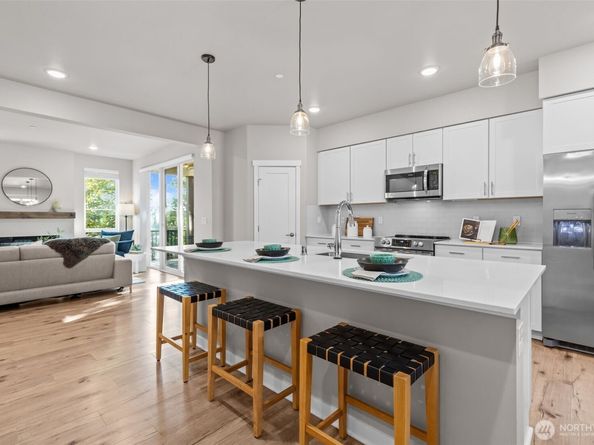 18791 67th Drive NE 6, Kenmore WA 98028