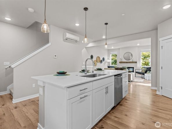 18791 67th Drive NE 6, Kenmore WA 98028