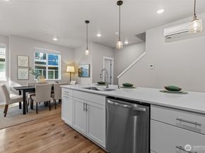 18791 67th Drive NE 6, Kenmore WA 98028