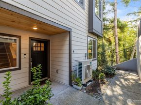 18791 67th Drive NE 6, Kenmore WA 98028