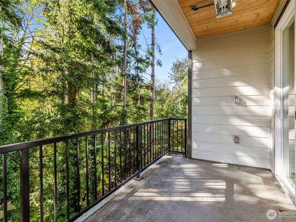 18791 67th Drive NE 6, Kenmore WA 98028