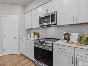 18791 67th Drive NE 6, Kenmore WA 98028