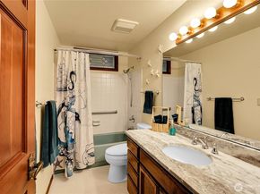 17521 7th Avenue W, Bothell WA 98012