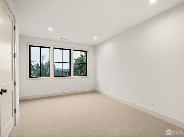 4103 43rd Avenue NE, Seattle WA 98105