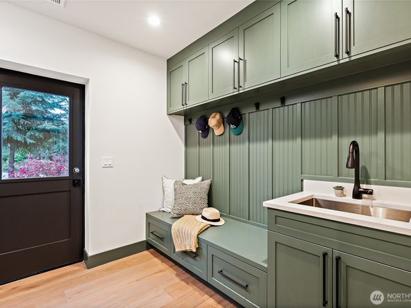 4103 43rd Avenue NE, Seattle WA 98105