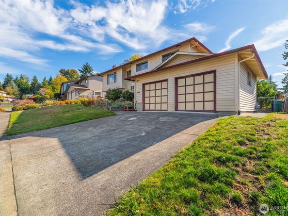 817 S 28th Court, Renton WA 98055