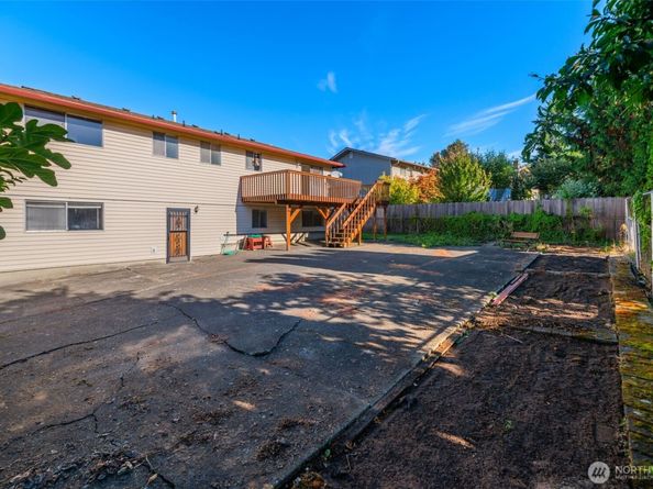 817 S 28th Court, Renton WA 98055