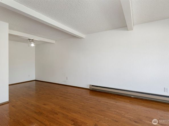 2034 14th Avenue W 302, Seattle WA 98119