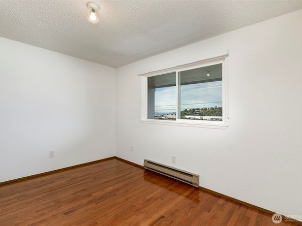 2034 14th Avenue W 302, Seattle WA 98119