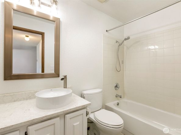 2034 14th Avenue W 302, Seattle WA 98119