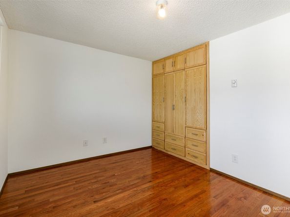 2034 14th Avenue W 302, Seattle WA 98119