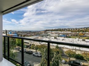 2034 14th Avenue W 302, Seattle WA 98119