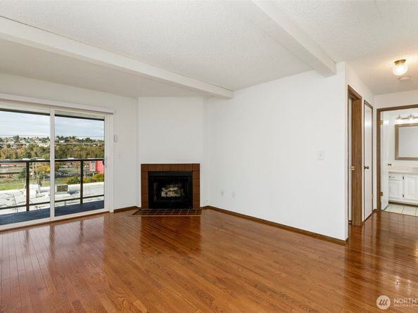 2034 14th Avenue W 302, Seattle WA 98119