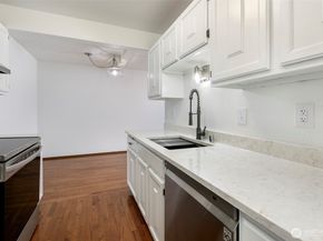 2034 14th Avenue W 302, Seattle WA 98119