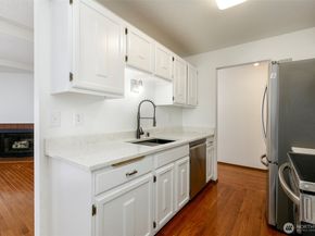 2034 14th Avenue W 302, Seattle WA 98119