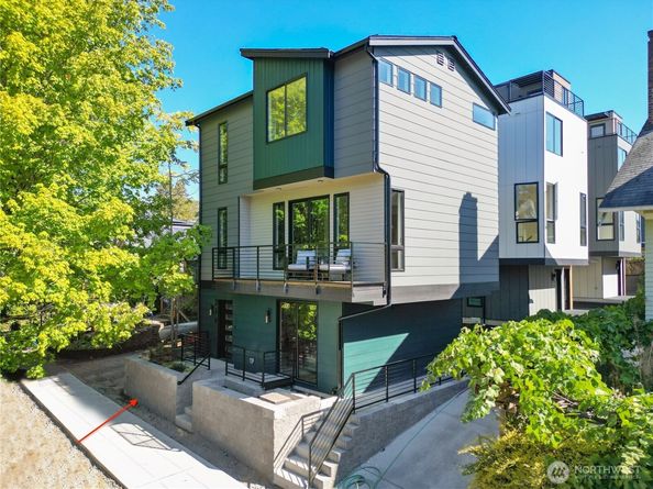 216 21st Avenue E, Seattle WA 98112