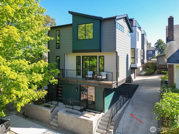 216 21st Avenue E, Seattle WA 98112