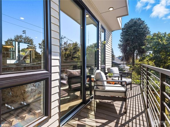 216 21st Avenue E, Seattle WA 98112