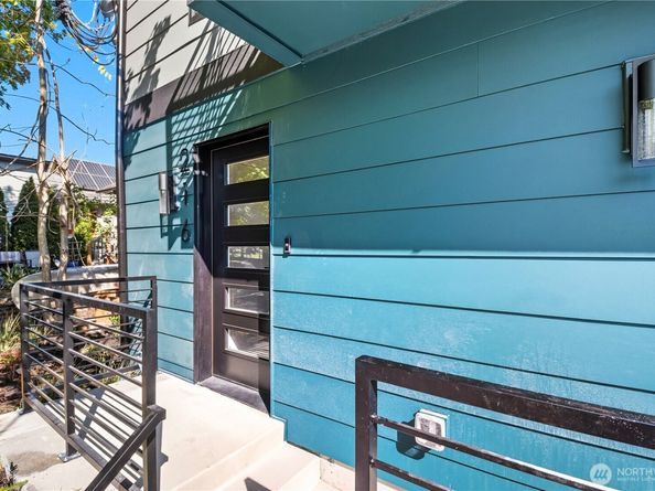 216 21st Avenue E, Seattle WA 98112