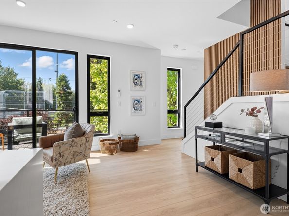 216 21st Avenue E, Seattle WA 98112