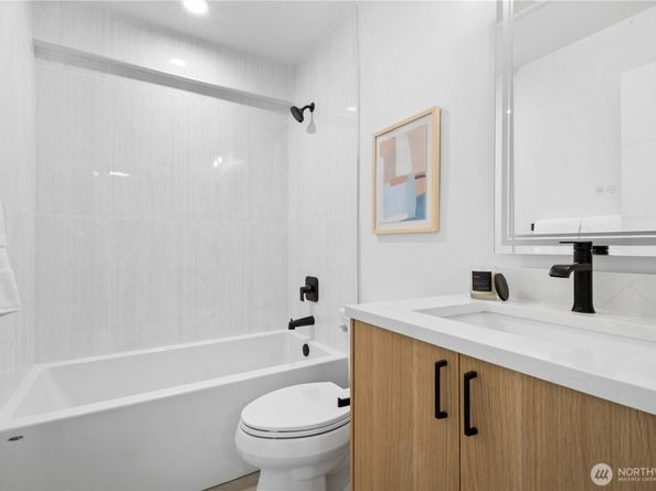 216 21st Avenue E, Seattle WA 98112