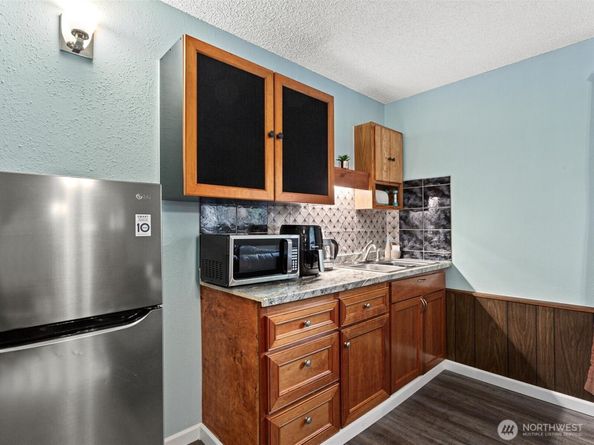 16445 Ambaum Boulevard S, Burien WA 98148