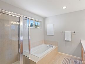 10769 221st Lane NE 18, Redmond WA 98053